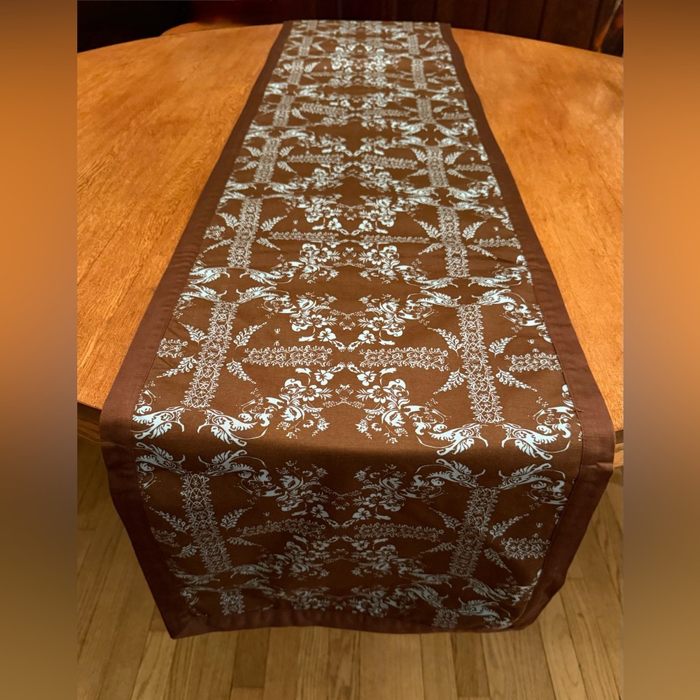 Vintage Sam Mackenzie Table Runner